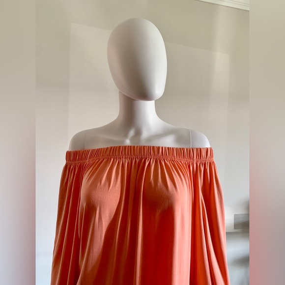 NWOT Marciano Armelle Off-The-Shoulder Top in Peach - Picture 2 of 6